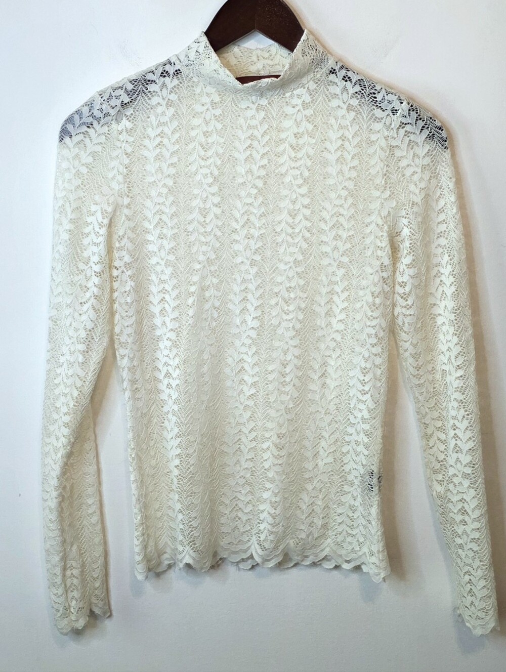 Red By BKE Cream Lace Mock Neck Floral Sheer Long Sleeve Top Size XS Festival